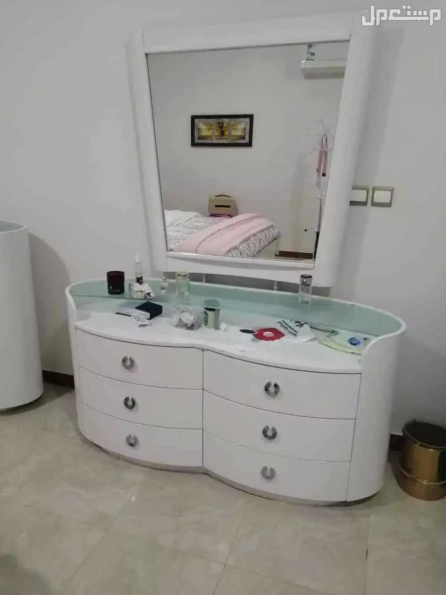 اثاث منزل بحالة ممتازة تصفية على الاثاث