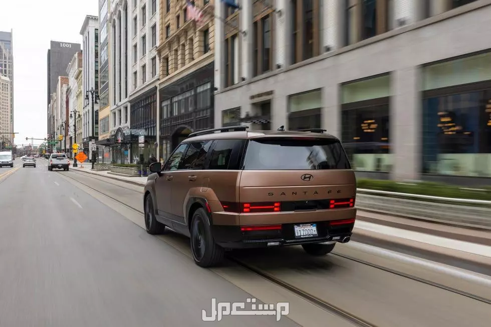مواصفات وأسعار هيونداي سنتافي 2026 في السعودية تصميم خلفية هيونداي سنتافي 2026