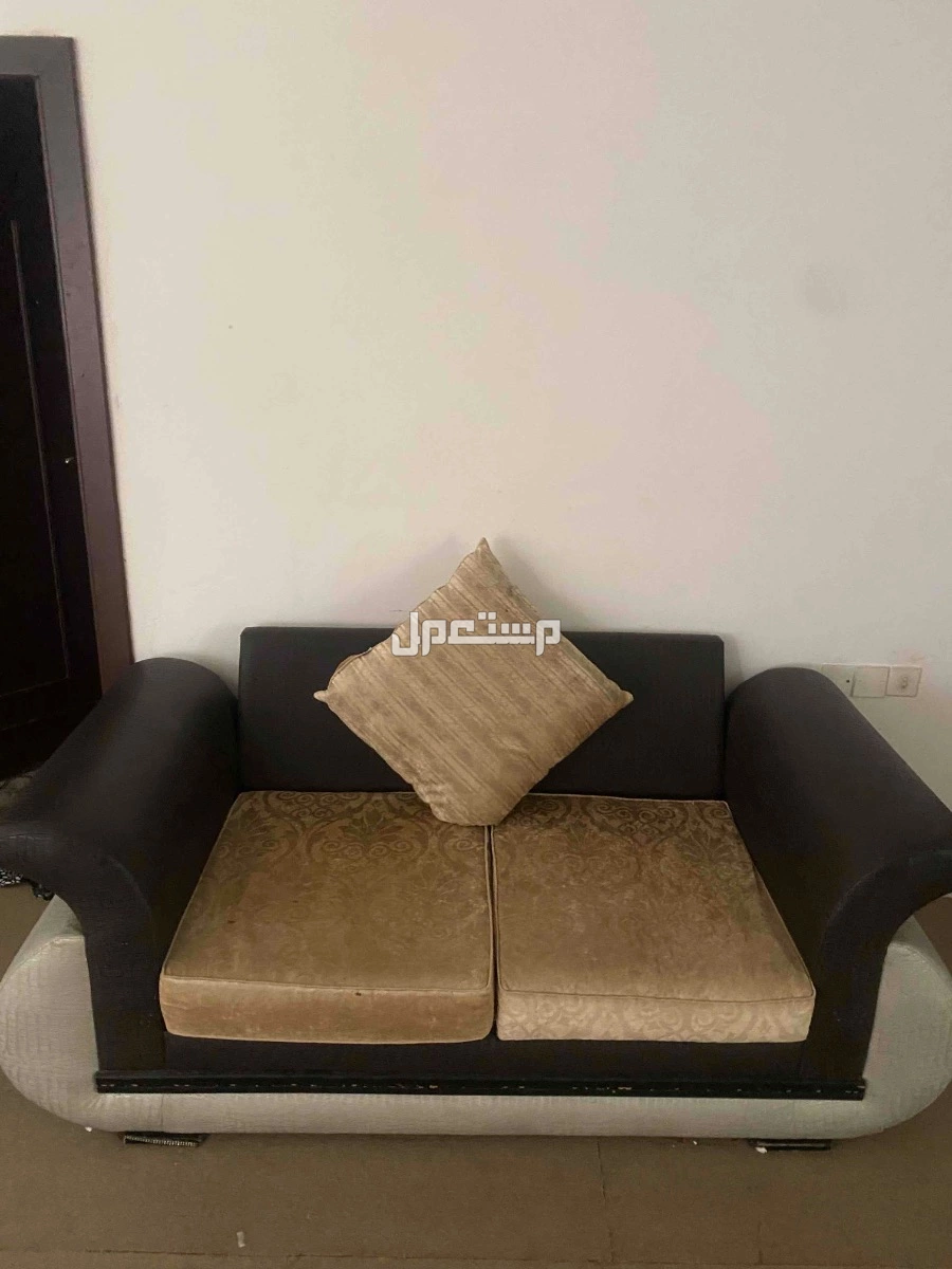 كنب اخ الجديدًًًًًًًًًًًًًًًًًًًً عشر قطع في حائل بسعر 400 ريال .................................................................................................سعودي عينه