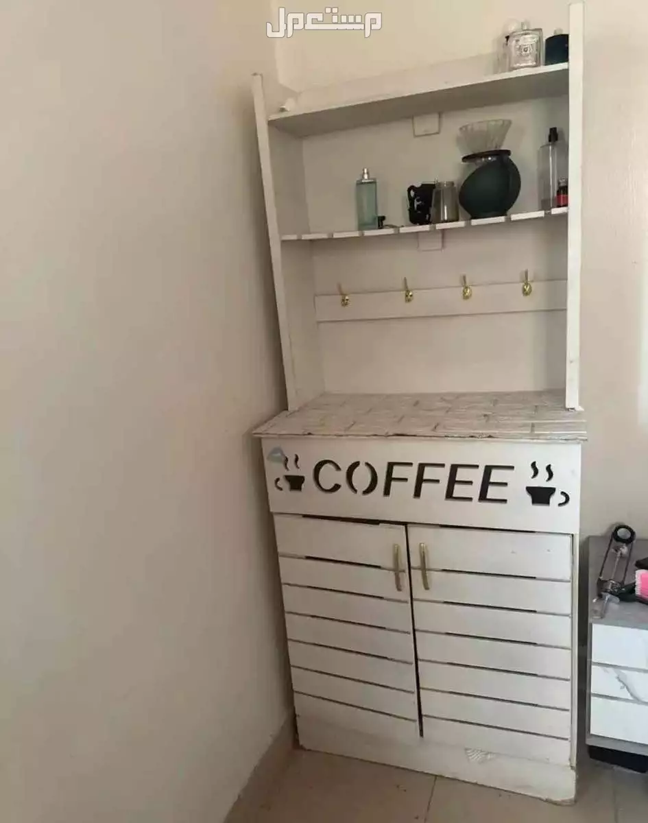كنب عالي 9قطع ب950 بالدمام .ويوجد طاوله تلفزيون ب100