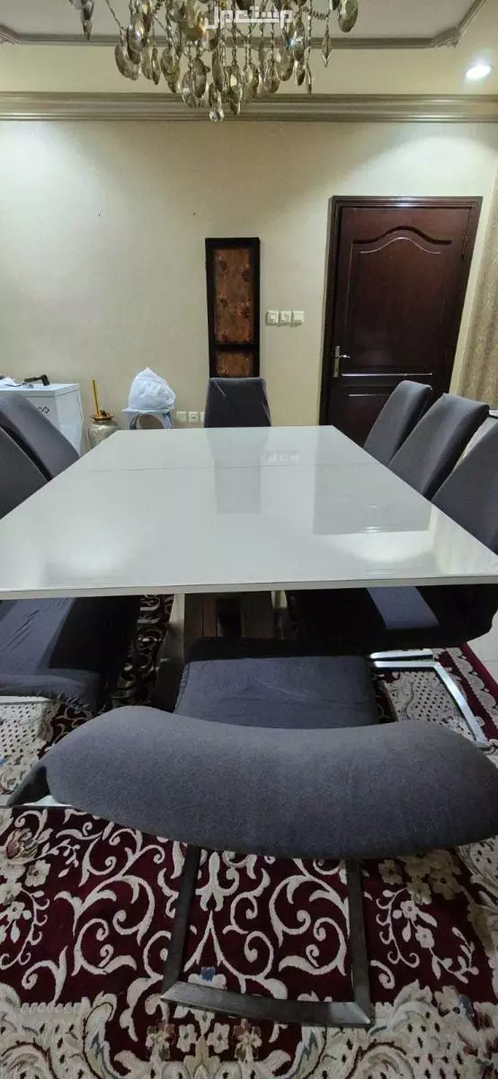 طاولة طعام للبيع في جدة (السليمانية)
