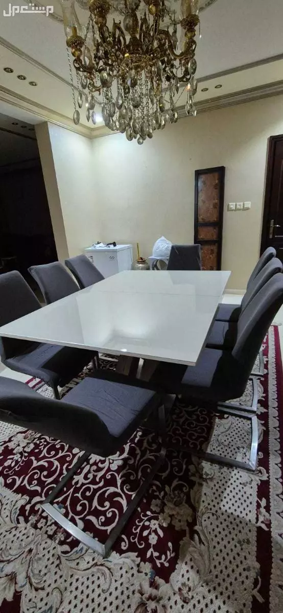 طاولة طعام للبيع في جدة (السليمانية)