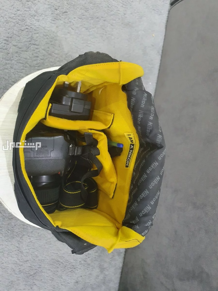 كاميرا نيكون احترافيه D3100 في الرياض بسعر 700 ريال سعودي