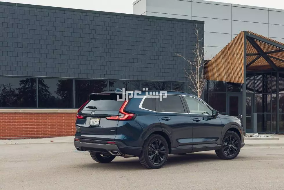 مواصفات وأسعار هوندا CR-V 2025.. مميزات وعيوب التصميم الخلفي لهوندا CR-V 2025