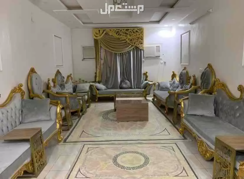 كنب   في الرياض بسعر ألفين ريال سعودي