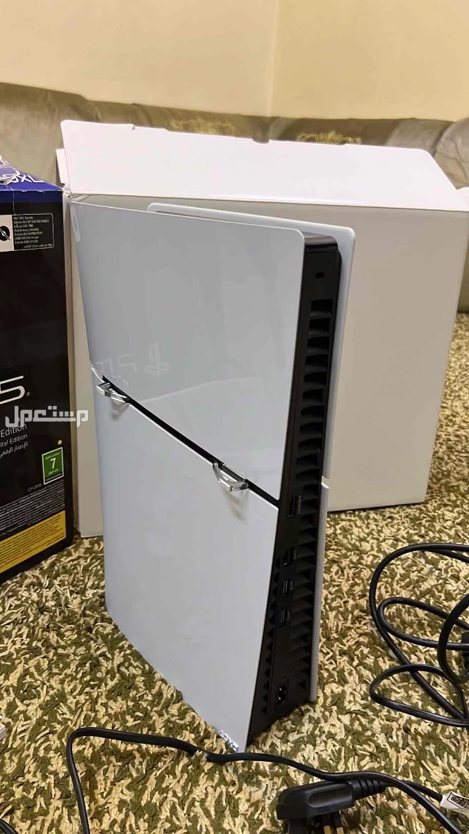 سوني 5 للبيع بسعر  سعودي 1400 الدمام