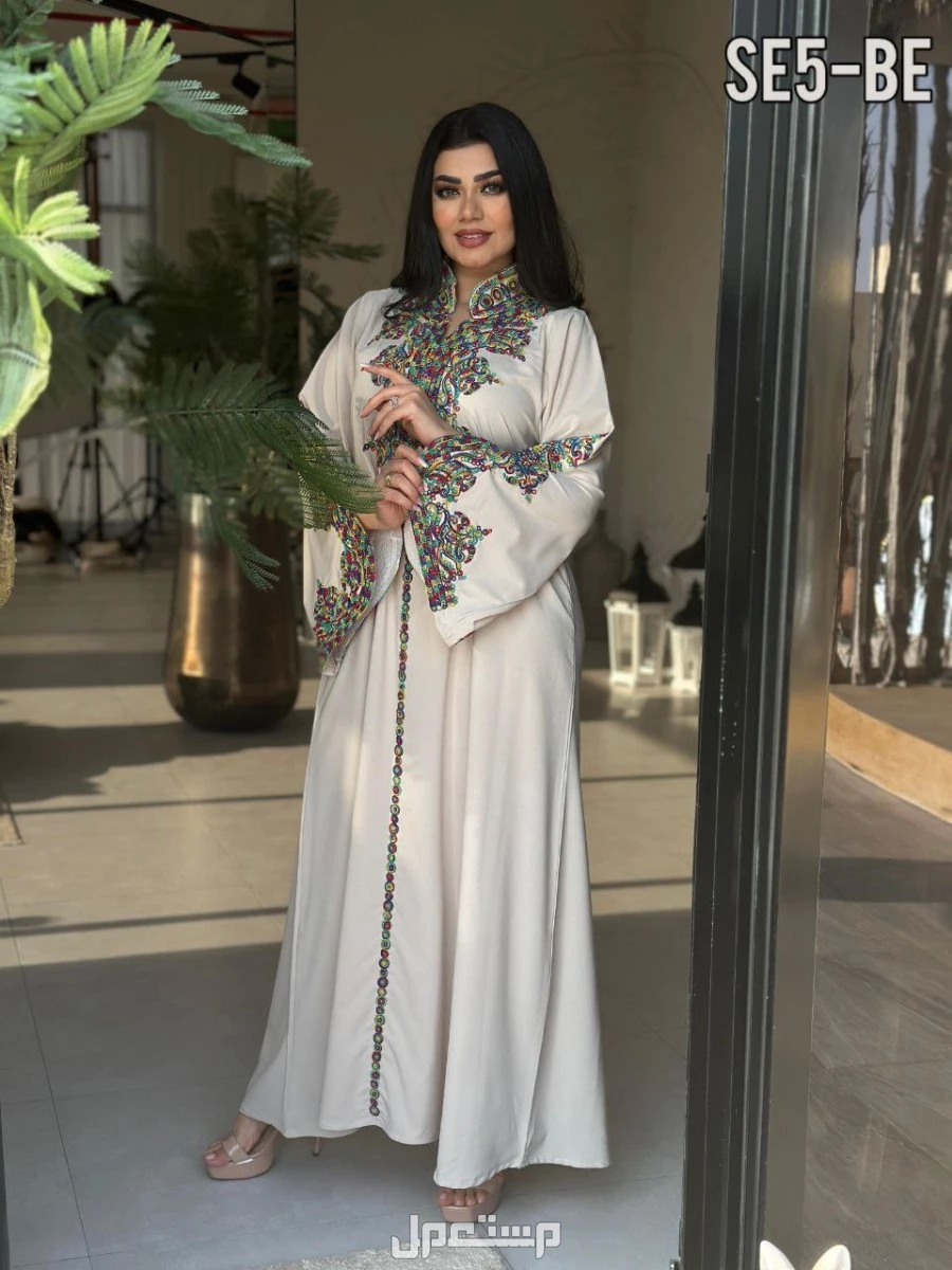ملابس نسائي تطريز يدوي خامات مختلفه