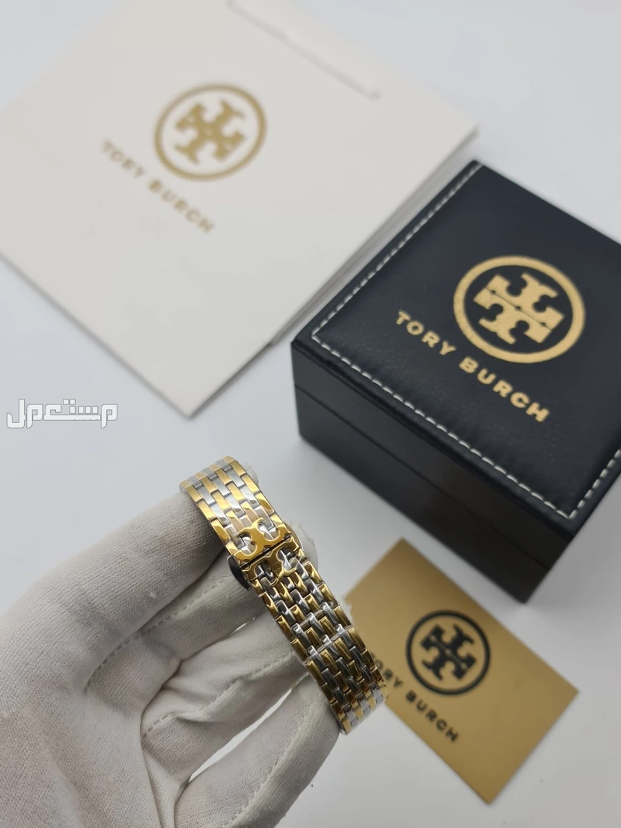 ساعات ____نسائي ..  جديده من ماركات تري بورش..  مع جميع ملحقات الماركه..  خامته ممتازه جدا.   درجه اولى.       **السعر350ريال. في الدمام بسعر 350 ريال سعودي شامل التوصيل
