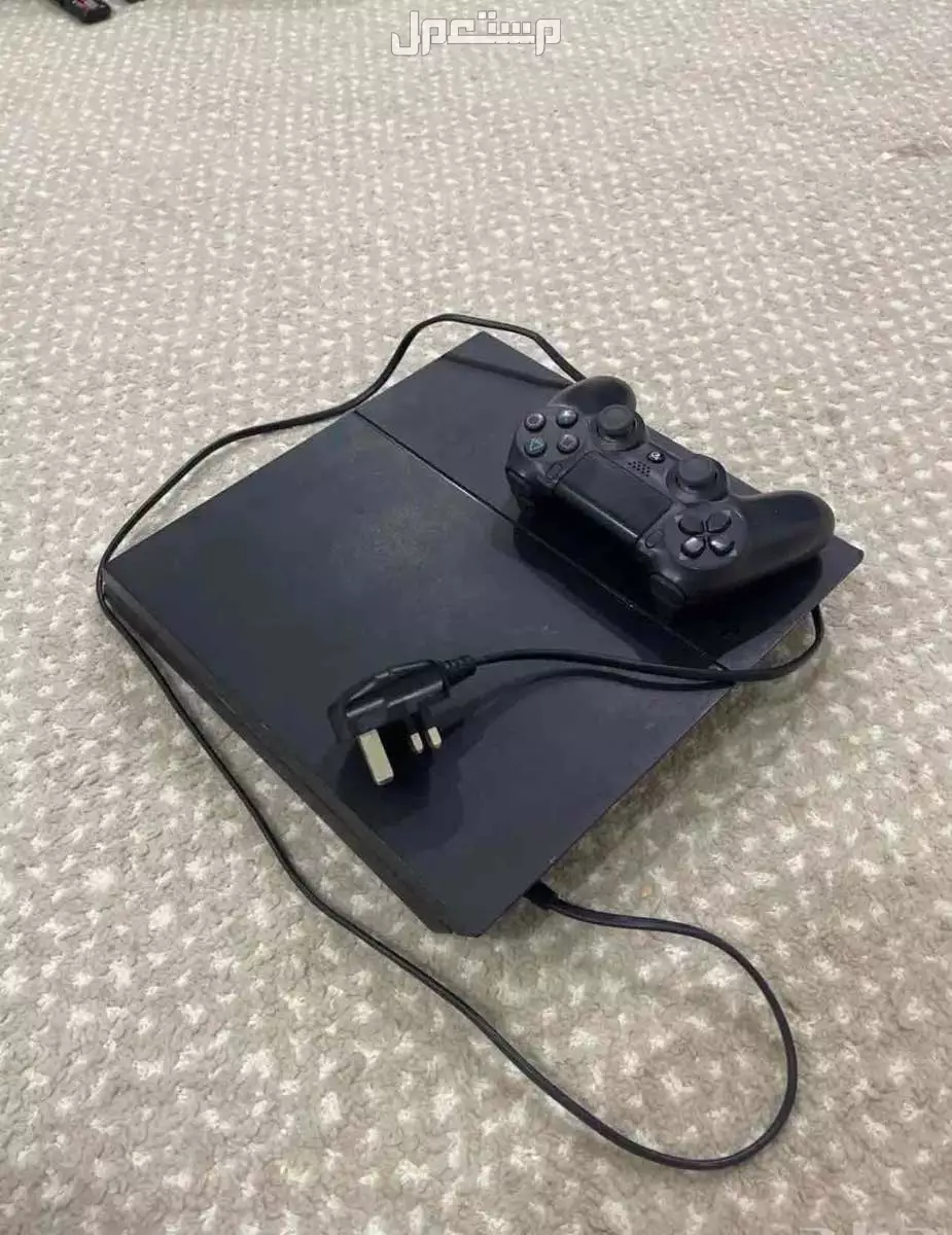 سوني 4 للبيع ب 300 ريال حي طويق