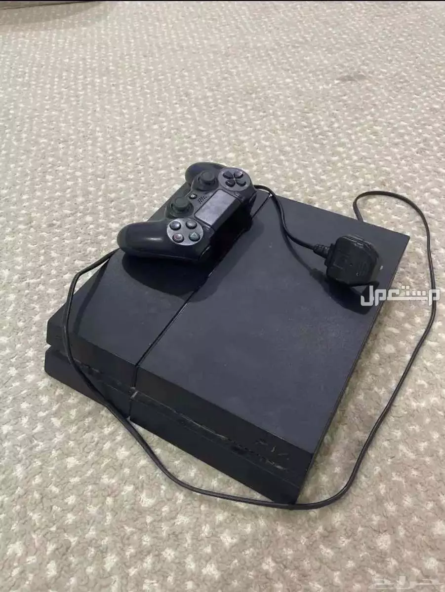 سوني 4 للبيع ب 300 ريال حي طويق