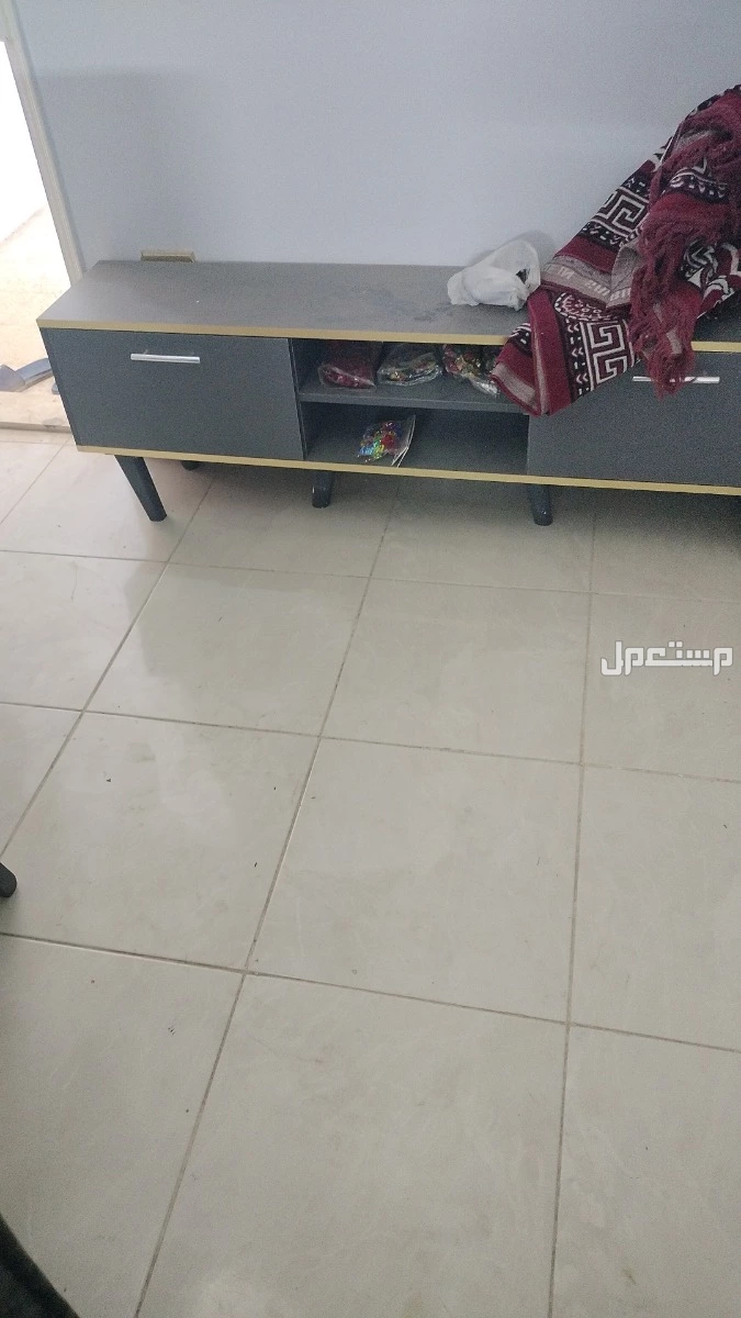 للبيع في محافظة أسيوط مركز أبنوب نيش وسفرة وست كراسى ووحدة شاشةجديد وليس مستعمل بسعر 14500 جنيه مصري عرض 120 سنتى
