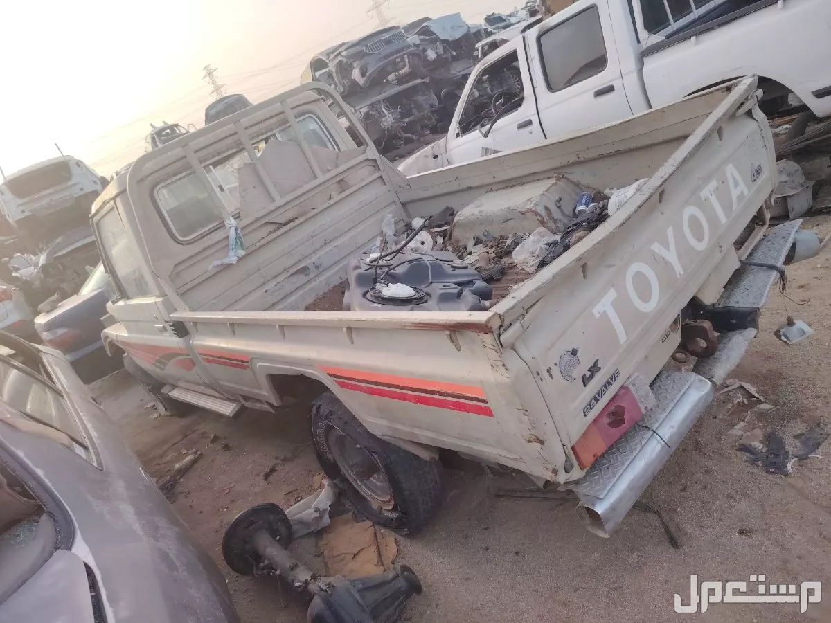للبيع متوفر لدينا قطع غيار مستعمله