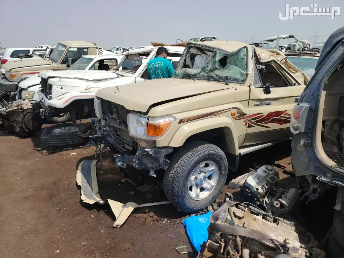 للبيع متوفر لدينا قطع غيار مستعمله