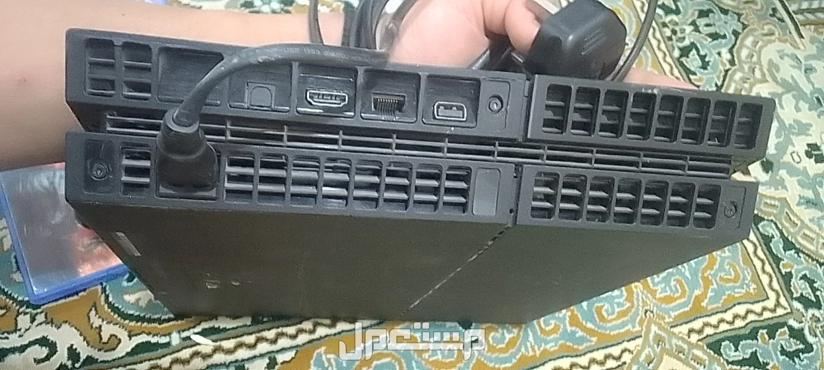 سوني 4 للبيع شغال تمام للبيع على السوم للتواصل 0563347480