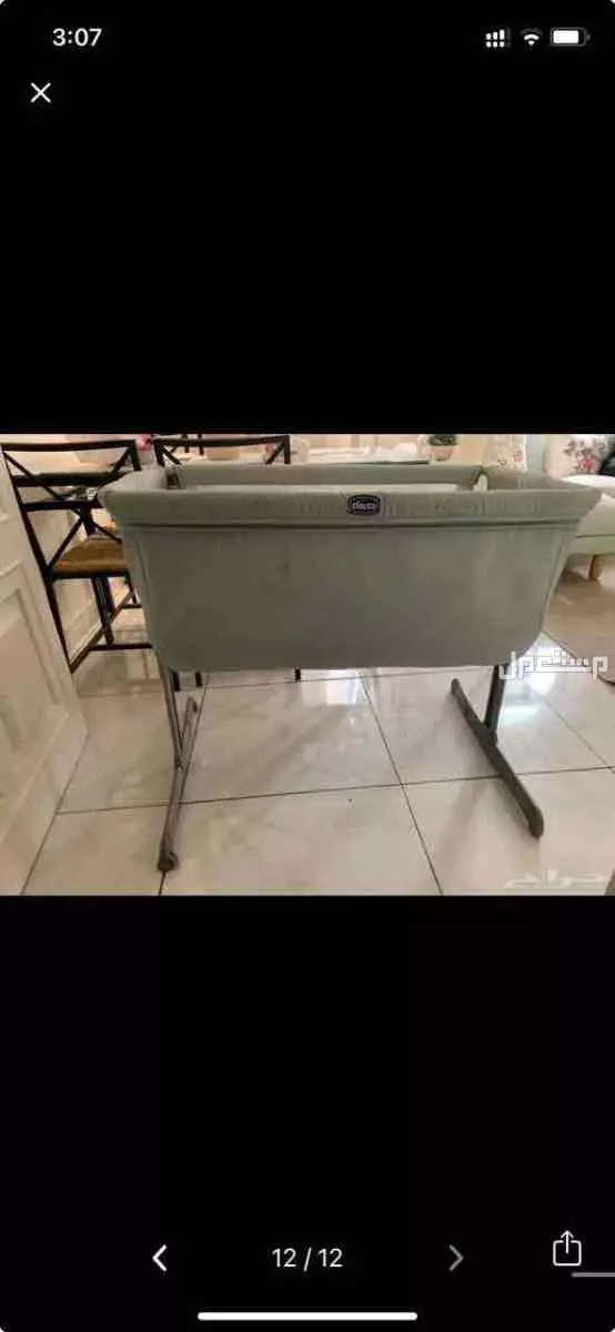 للبيع سرير اطفال من ماركة شيكو مع لحاف مثبت على المرتبه ومخدة بسعر 600 ريال