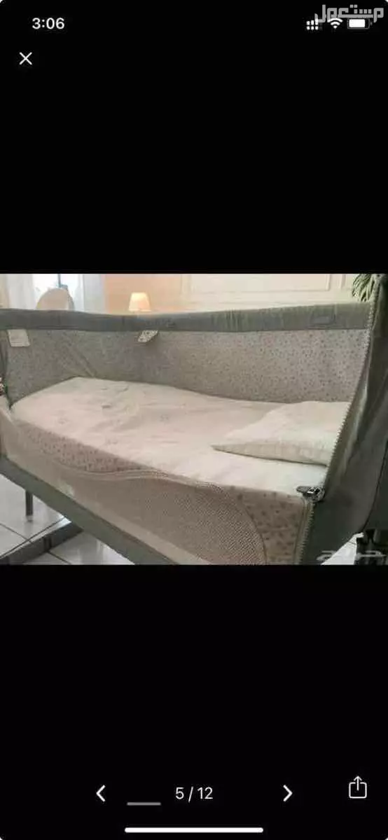 للبيع سرير اطفال من ماركة شيكو مع لحاف مثبت على المرتبه ومخدة بسعر 600 ريال