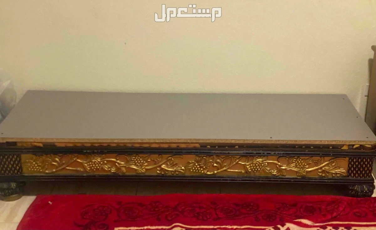 “أثاث غرفة نوم خشب متكامل بحالة ممتازة - دولايب + سرير + طاولة -