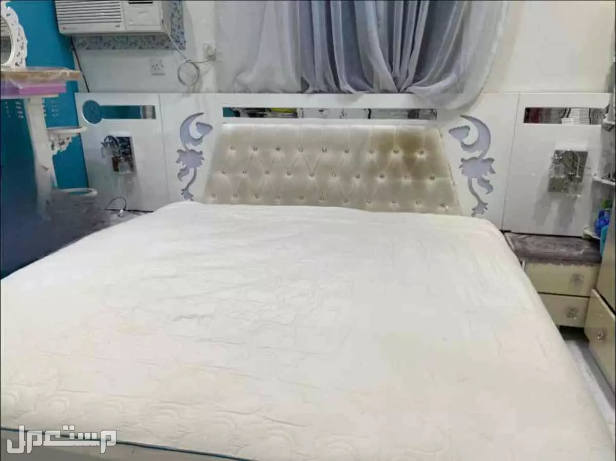 غرفة نوم مستعمله لكنها نظيفه سرير كبير نفرين وتسريحه كبيره ودولاب وكومندينه  في مكة المكرمة بسعر 1200 ريال سعودي