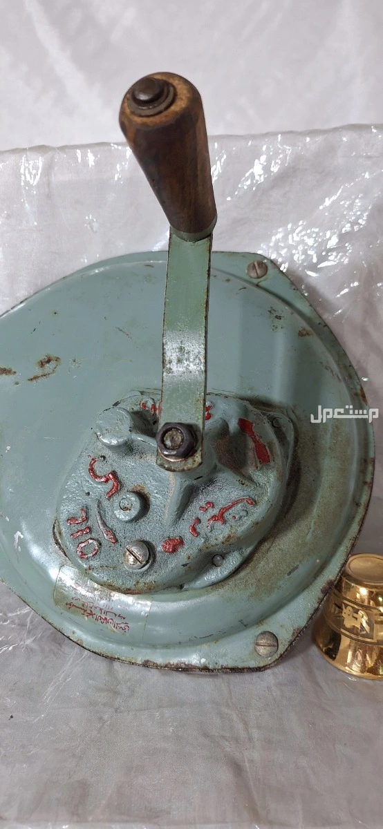 منفاخ حديد تراثي يدوي قديم حجم كبير