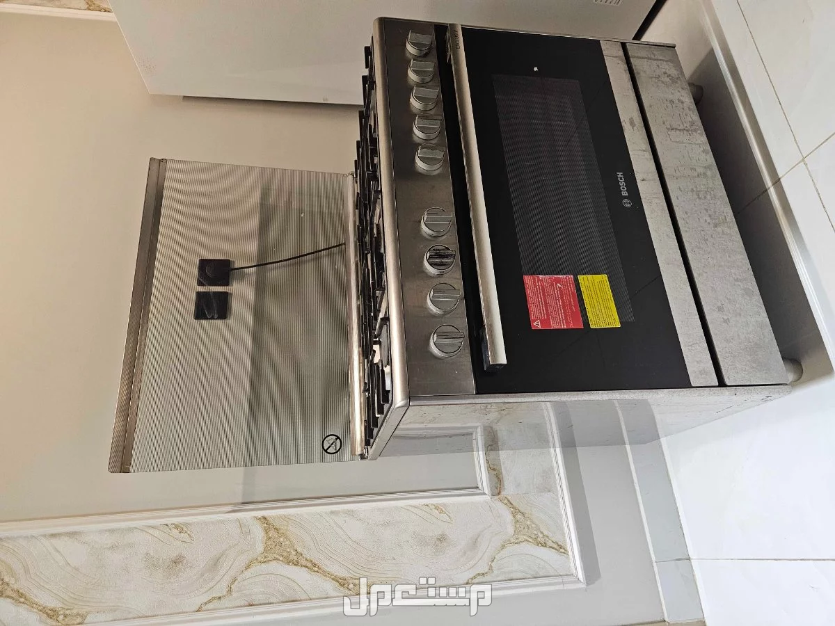 فرن BORSCH للبيع نظيف يوجد خلل بسيط في حساس العين الوسطى