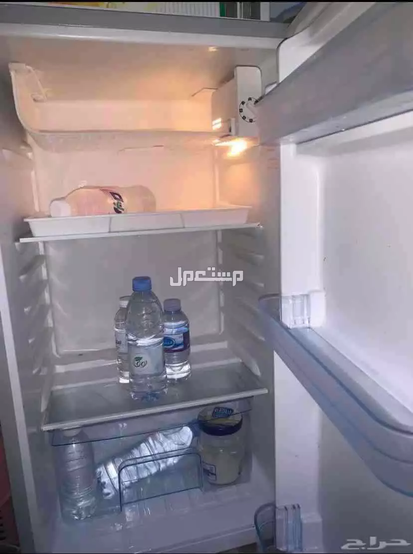 ثلاجه صغير للبيع 250 ريال في جدة بسعر 250 ريال سعودي