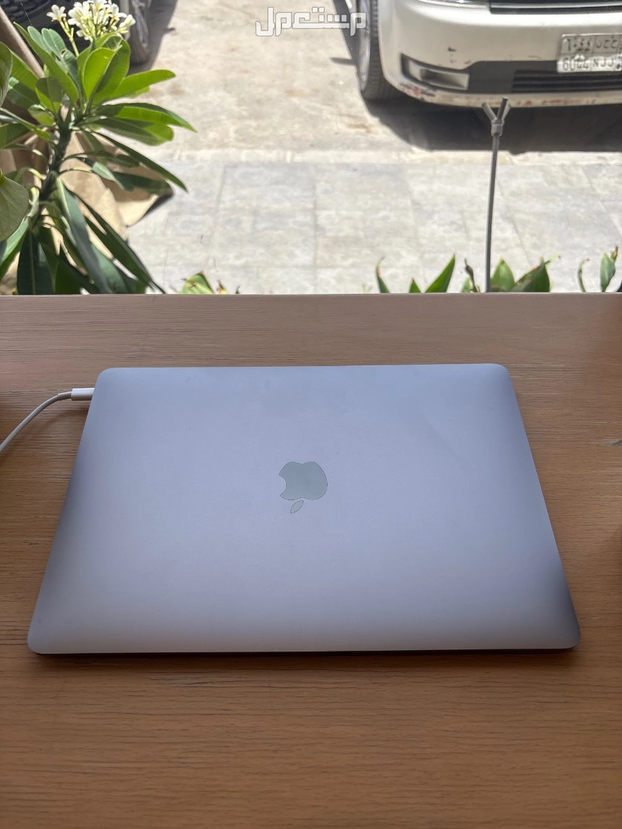 MacBook Air M1 - 8GB للبيع جهاز ماك بوك إير M1 2020 تم استخدامه لمدة سنه وقابل للتفاوض