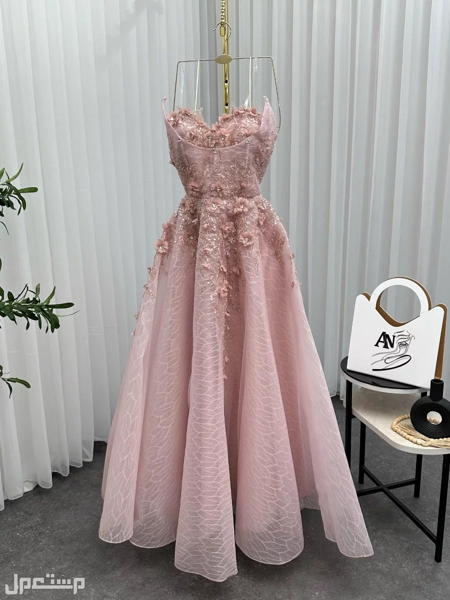 فساتين مناسبات واعياد نشحن لكافه مدن المملكة لطلب ولاستفسار وتسأب 0567358943   في نجران بسعر 200 ريال سعودي