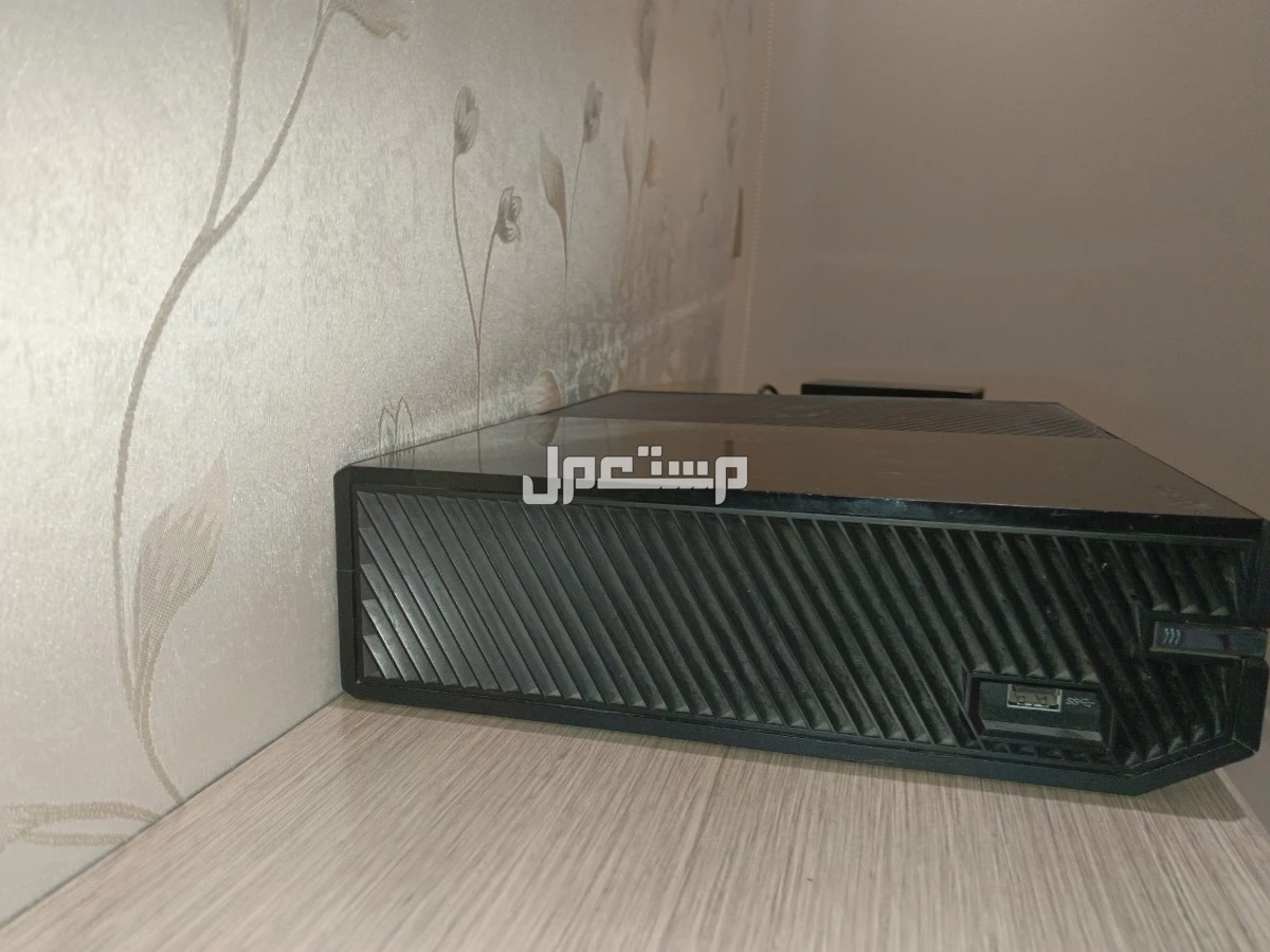 جهاز اكس بوكس 1 مع كامل اسلاكه بدون ذراع تحكم  في الدمام بدل مع بلاي ستيشن 3