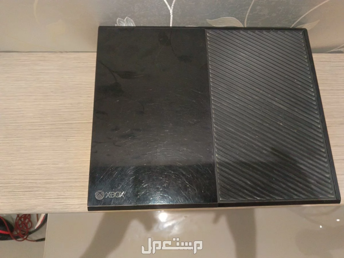 جهاز اكس بوكس 1 مع كامل اسلاكه بدون ذراع تحكم  في الدمام بدل مع بلاي ستيشن 3