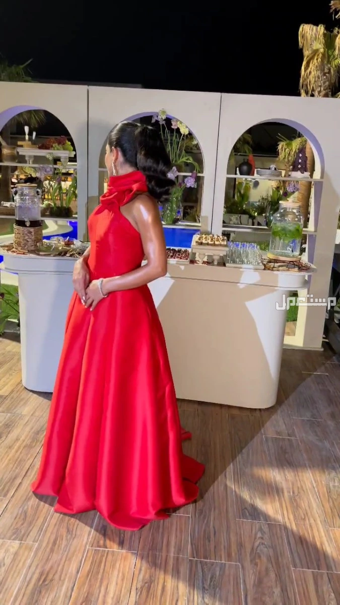 فساتين حديثة اعياد مناسبات نشحن لكافه مدن المملكة لطلب ولاستفسار وتسأب 0567358943   في الخفجى بسعر 200 ريال سعودي