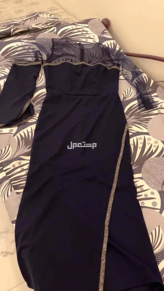 فستان للبيع نجران حي النهضه اخذته ب 260ابغى فيه 150 لم يلبس غير مره وحده صاير له معي اقل من شهر ، الله يرزقني واياكم