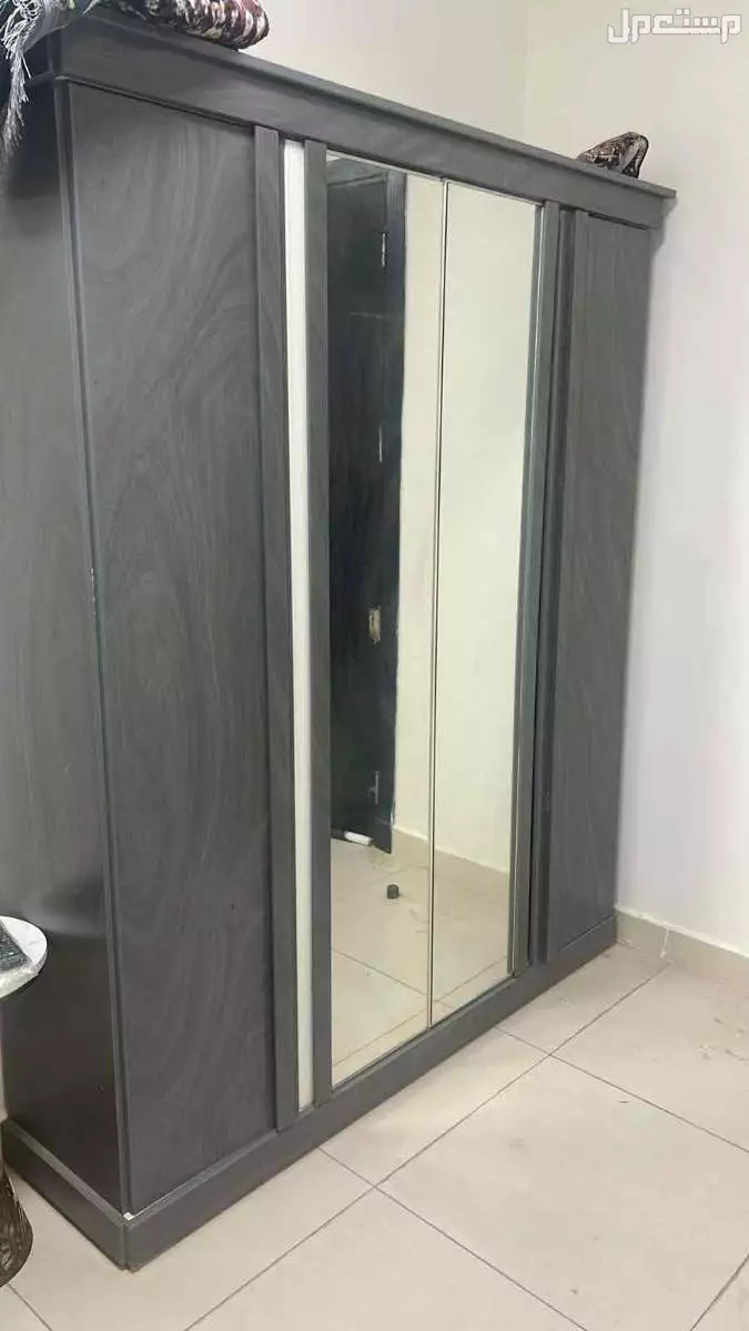 سرير ودولاب وكمدينه الدمام حي العروبه