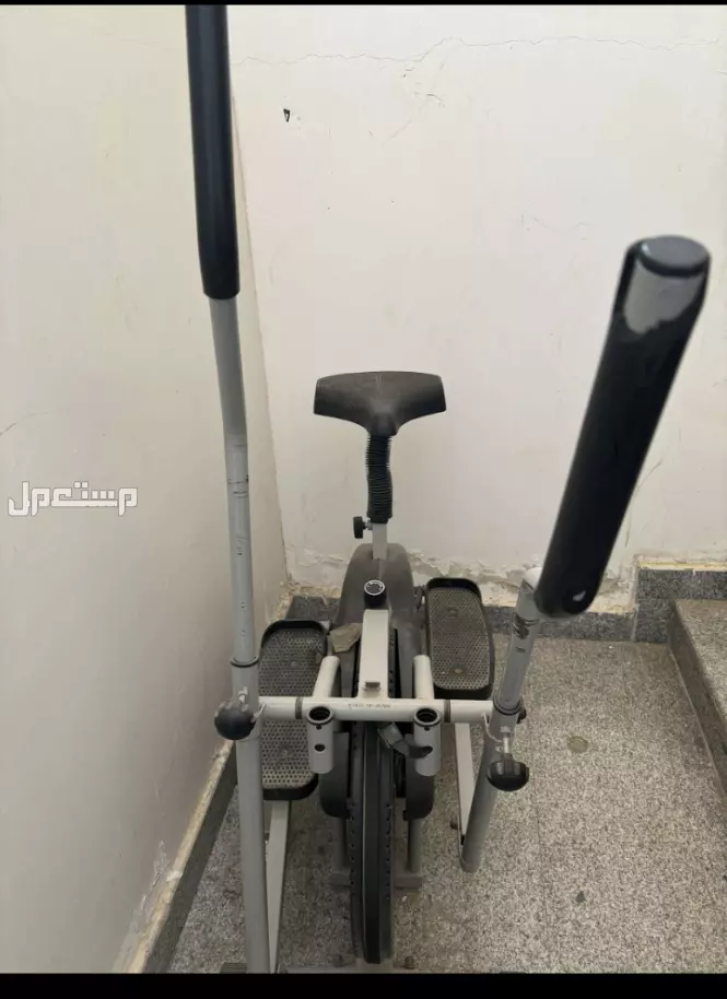 عجلة رياضية نظيفة مالها سنة معي في الرياض عجلة رياضية نظيفة .