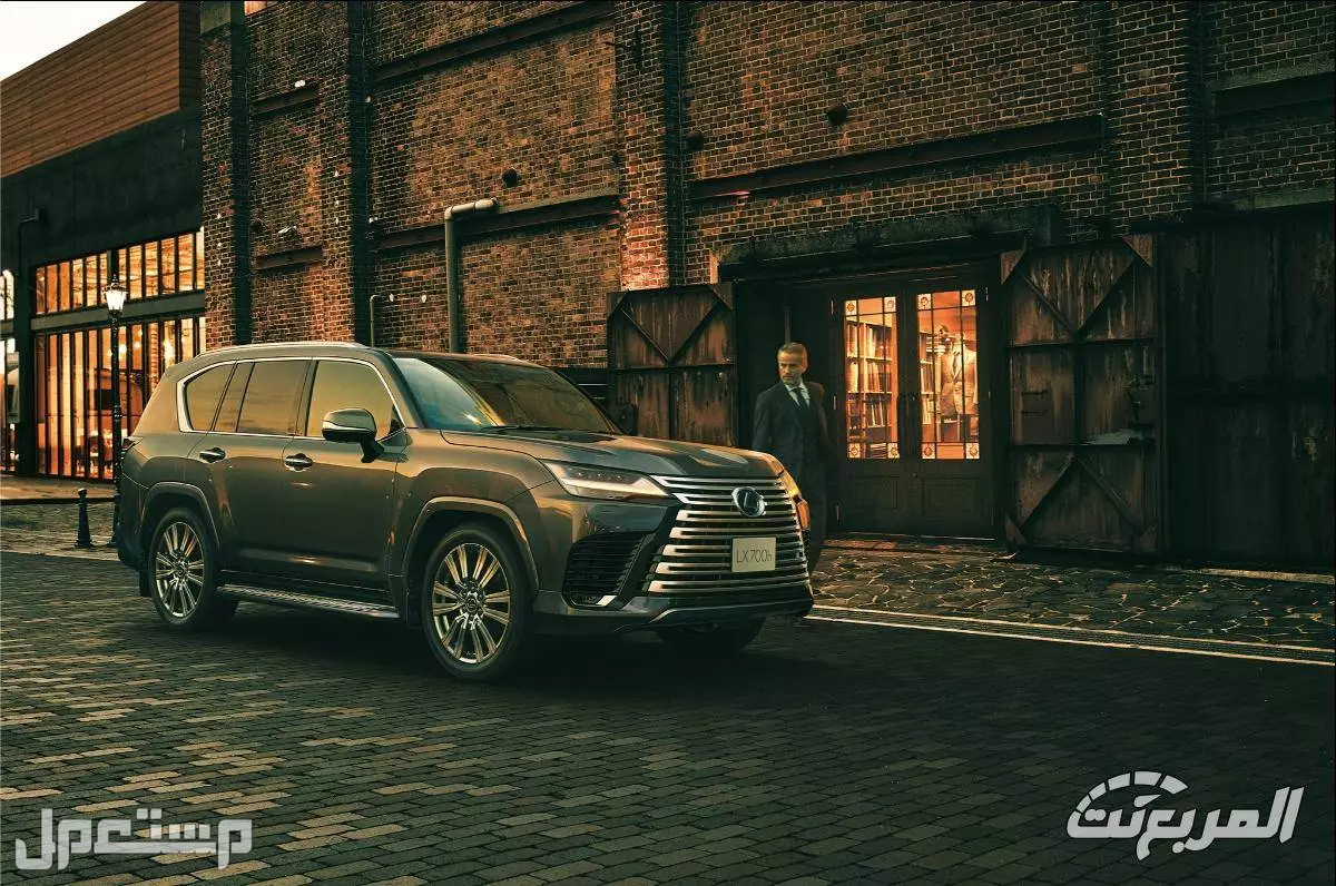 ترتيب أفضل 10 أنواع سيارات فخمة مشهورة بالصور لكزس LX 2025