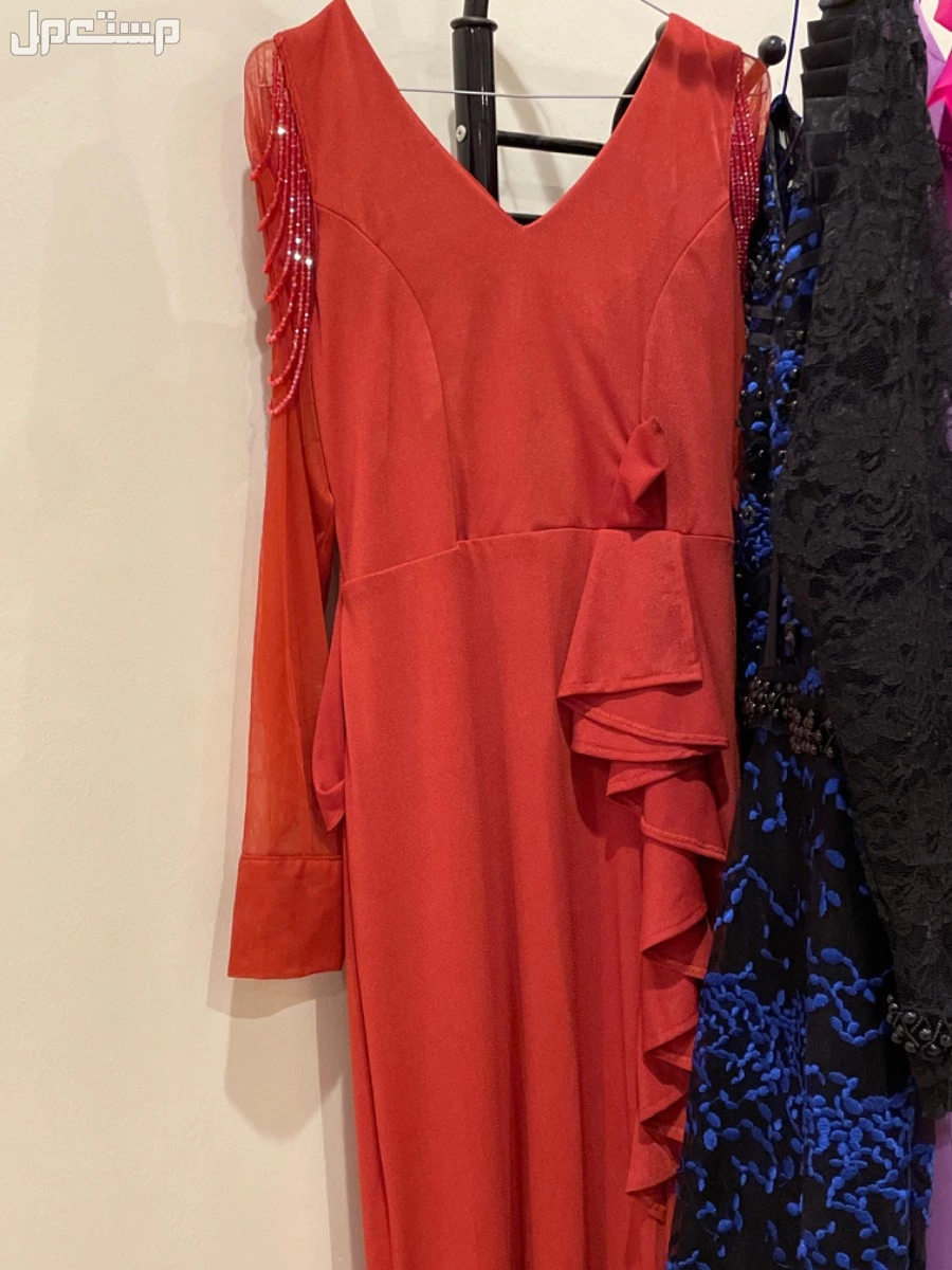 فساتين للبيع تلبس (m,L,xL) مستعمله انلبست مره واحده فقط اللون : برتقالي 
السعر :300