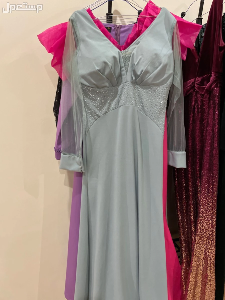 فساتين للبيع تلبس (m,L,xL) مستعمله انلبست مره واحده فقط اللون: تفاحي 
السعر:200