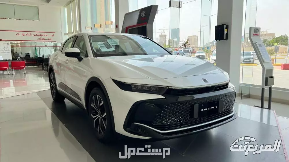 مواصفات وسعر تويوتا كراون بريميوم 2025.. مميزات وعيوب تويوتا كراون بريميوم 2025