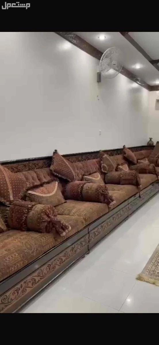 كنب 8في5 كاملا بسعر 3500 بحوطة بني تميم كنب كنب