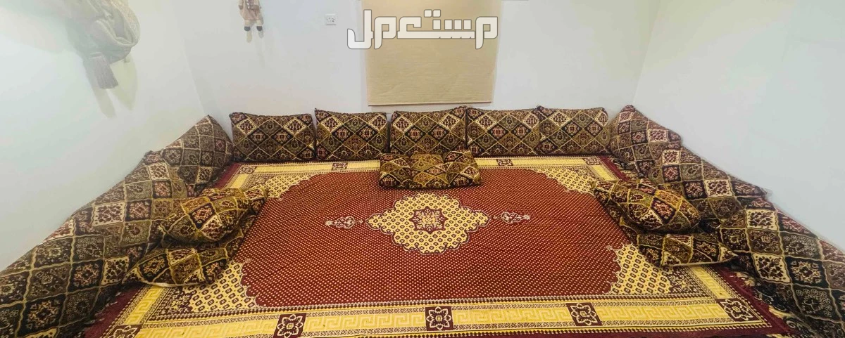 مجلس عربي 14قطعه+فرشه للبيع السعر 250ريال