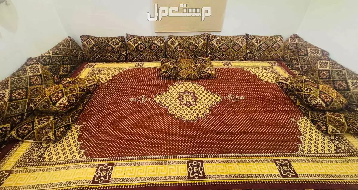 مجلس عربي 14قطعه+فرشه للبيع السعر 250ريال
