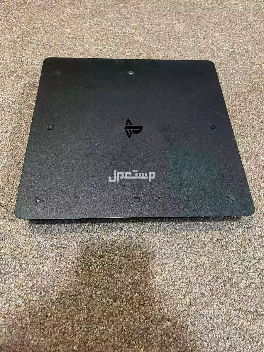 PS4 في حائل بسعر 700 ريال سعودي