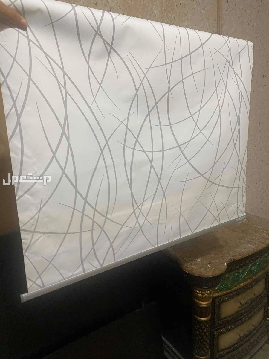 “أثاث غرفة نوم خشب متكامل بحالة ممتازة - دولايب + سرير + طاولة -