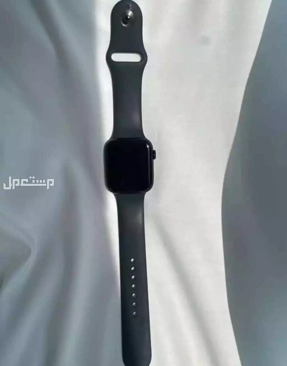 ساعة ابل للبيع فالرياض ب 300 في الرياض بسعر 300 ريال سعودي