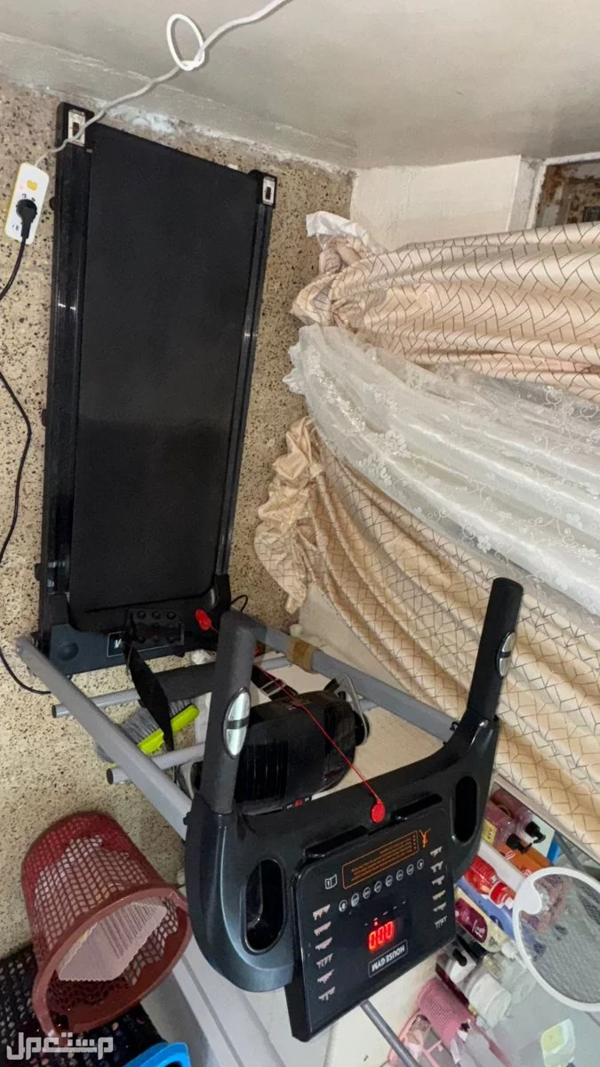 جهاز مشي رياضي من شركة House Gym يتحمل 120 كيلو استخدام شهر واحد فقط بحالة ممتازة جدا