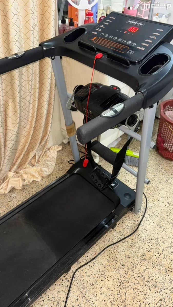 جهاز مشي رياضي من شركة House Gym يتحمل 120 كيلو استخدام شهر واحد فقط بحالة ممتازة جدا