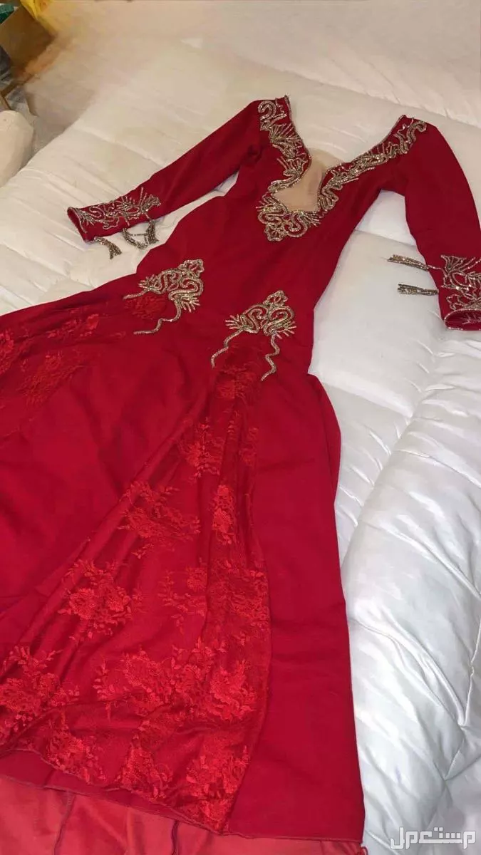 فستان من تصميم المصممه هدى البداي سعر الشراء2348 سعر البيع 2000 الفستان جديد م انلبس لظروف خاصه