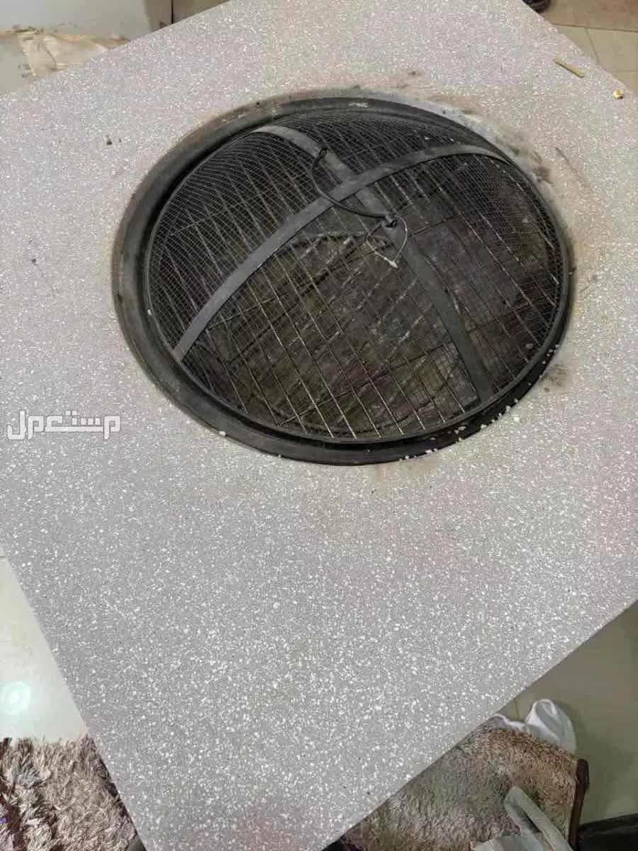 سرير وجزه و طاولات للبيع المجموع 900 جديده مافيه اي كسر