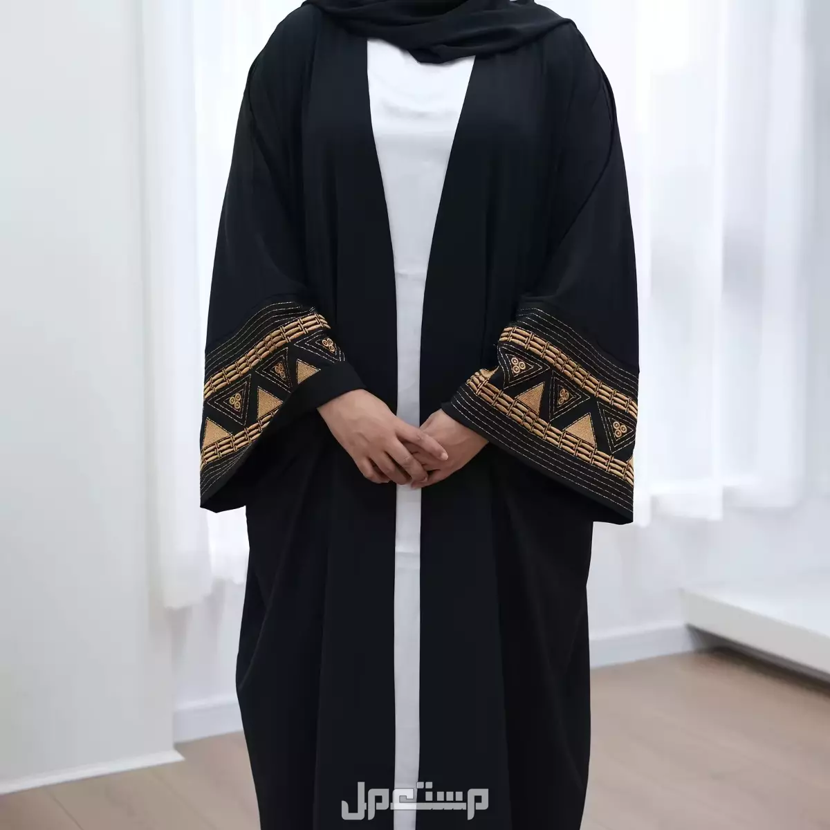 ملابس الإحرام الممنوعة في الحج للنساء والرجال: دليل شامل 2025 لبس الألوان في الحج للنساء
