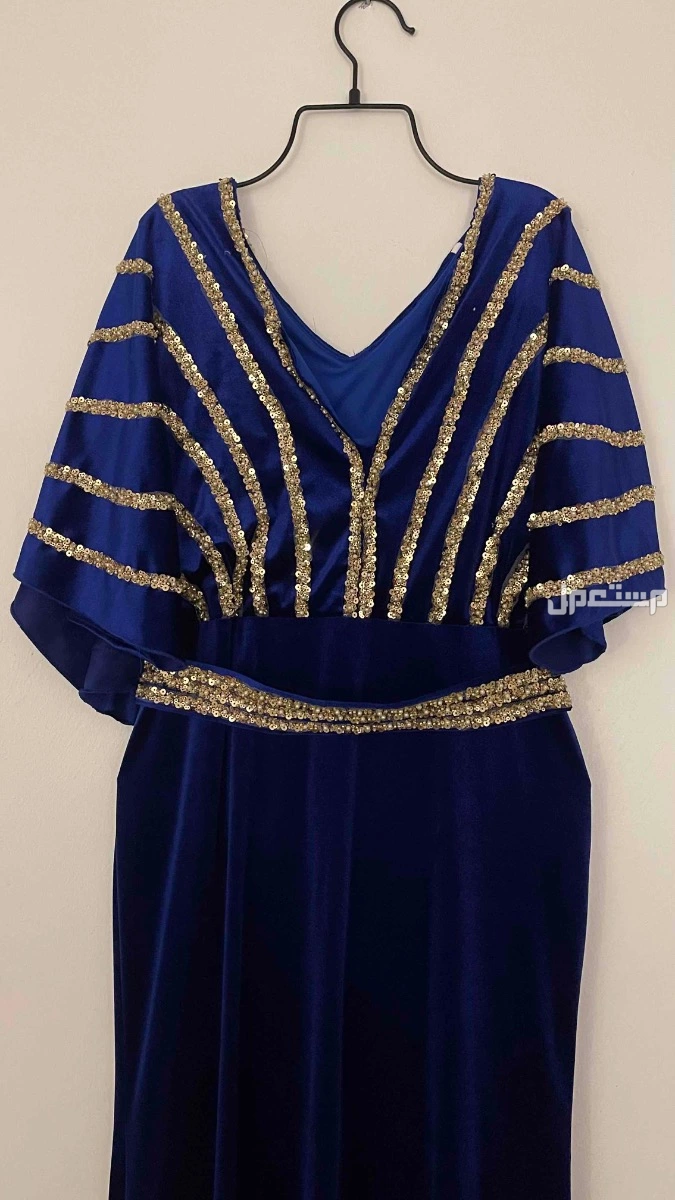 فستان مستعمل مرة واحدة فقط للبيع سعره الاصلي 450﷼ و المطلوب 200﷼ فقط