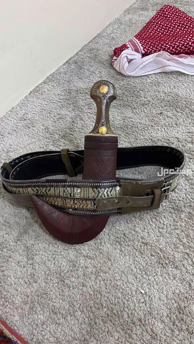 جمبيه قرن جنيهاتها ذهب والخطمه فضه  السله مسمار للبيع